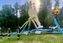 Crollata bici gigante creata per il Giro a Oropa, due feriti lievi