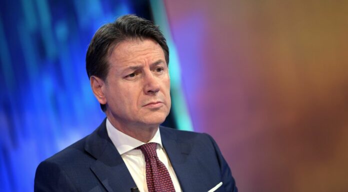 Conte “M5s costruttore di pace, in Italia ci stanno portando in guerra”