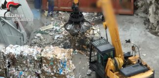Traffico illecito di rifiuti e corruzione, 12 arresti in Campania