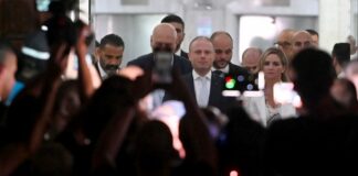 Malta, l’ex premier Muscat accusato di corruzione e riciclaggio