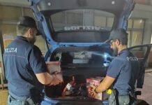 Fuochi d’artificio illegali e pericolosi, poliziotti bloccano festa a Catania