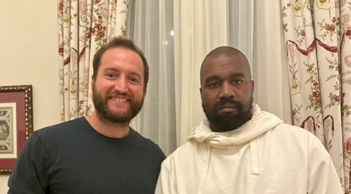 Kanye West “cambia” il sorriso, la firma è italiana
