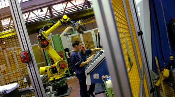 Parti sociali, serve un patto per salvare l’industria