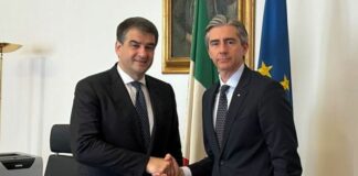 اجتماع بين فيتو و باركيني حول رقمنة الوصول إلى المستندات