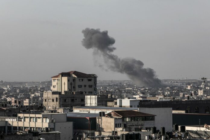 Conflitto israelo - palestinese: l'esercito israeliano prende il controllo del valico di Rafah