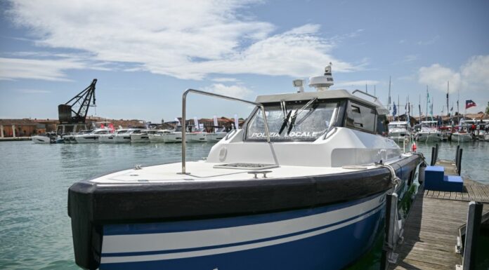 Presentata la nuova imbarcazione della Polizia locale