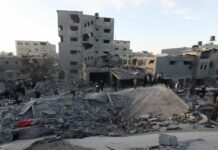 Gaza, raid israeliani nel campo di Jabalia