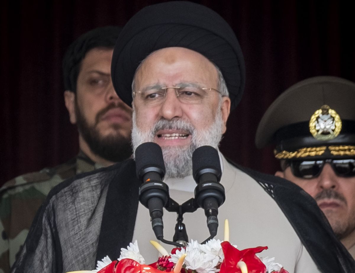 Incidente in elicottero per il presidente Raisi, Iran con il fiato sospeso