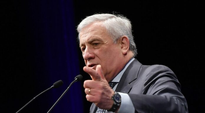 Tajani “Difendiamo Mattarella, siamo un partito europeista”
