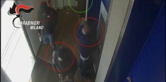 Rho, rubavano denaro appena prelevato da anziani a sportello. 10 arresti