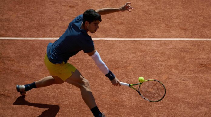 Zverev cede al quinto set, Alcaraz trionfa al Roland Garros