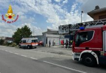 Esplosione in un capannone in Brianza, morto un operaio