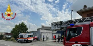 Esplosione in un capannone in Brianza, morto un operaio