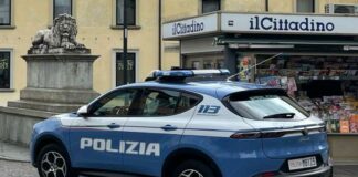 Dopo un rimprovero aggredisce titolare di un bar e poliziotti, arrestata a Monza