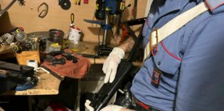 Scoperto un laboratorio clandestino per la fabbricazione di armi, un arresto