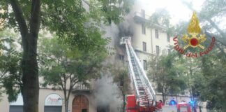Incendio in una palazzina a Milano, tre morti e tre feriti