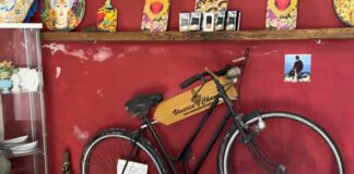 30 anni senza Massimo Troisi, a Salina esposta la bici de “Il Postino”