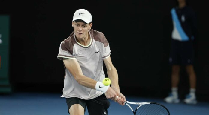 Sinner in semifinale ad Halle, Struff piegato in tre set