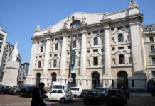 Borsa, a Milano indice Ftse Mib in rialzo