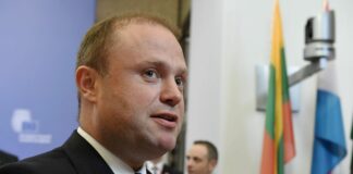L’ex premier maltese Muscat accusato per la vendita di tre ospedali