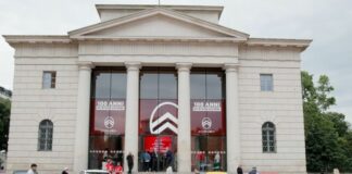 Citroen celebra 100 anni in Italia all’Arco della Pace a Milano