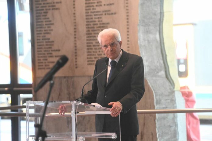 Sergio Mattarella commemora le vittime delle stragi di Ustica e della stazione di Bologna