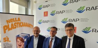 A Palermo via a campagna Rap-Comieco per raccolta di cartoni per bevande