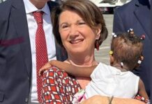 Arrivati in Italia 10 bambini haitiani adottati, Roccella “Gioco di squadra a lieto fine”