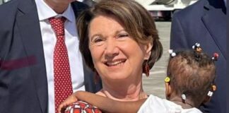 Arrivati in Italia 10 bambini haitiani adottati, Roccella “Gioco di squadra a lieto fine”