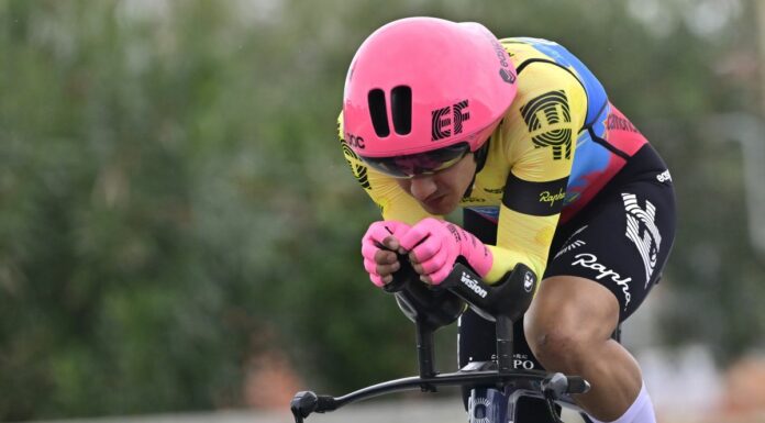 Al Tour la tappa di Torino all’eritreo Girmay, Carapaz in giallo