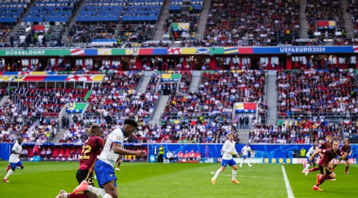 Un autogol manda ai quarti la Francia, Belgio fuori