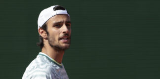 Musetti vince il derby di Wimbledon con Darderi, fuori Cobolli