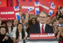 In Gran Bretagna trionfano i laburisti, Starmer nuovo premier