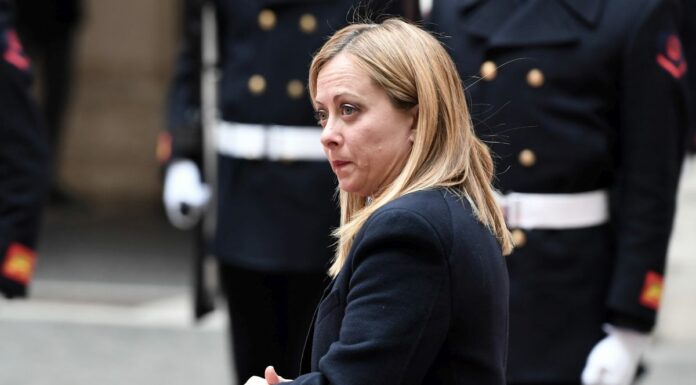 Regno Unito, Meloni “Congratulazioni a Starmer”
