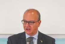 Scuola, Valditara firma il decreto sui DSGA