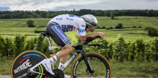 Al Tour Evenepoel vince la crono, Pogacar sempre in giallo