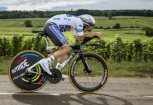 Al Tour Evenepoel vince la crono, Pogacar sempre in giallo