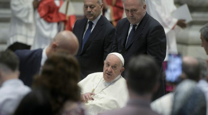 Papa Francesco “La democrazia non è in buona salute”
