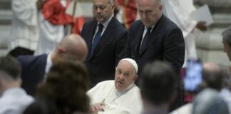 Papa Francesco “La democrazia non è in buona salute”