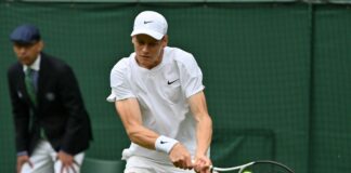 Sinner ai quarti a Wimbledon, Shelton battuto in tre set