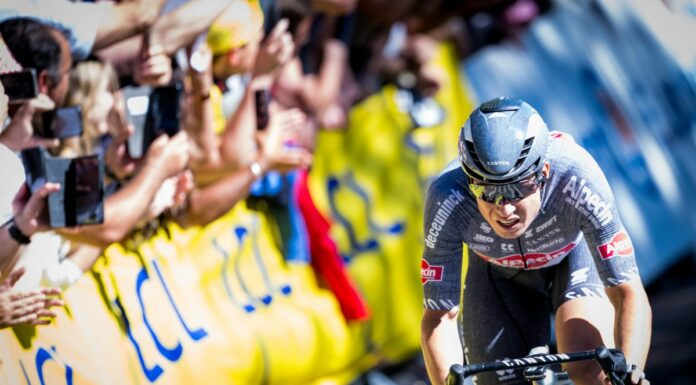Al Tour 10^ tappa a Philipsen, Pogacar resta leader