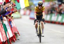 Vingegaard supera Pogacar in volata al Tour de France