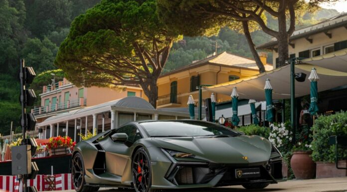 Lamborghini Milano porta la Revuelto V12 ibrida in riva al mare