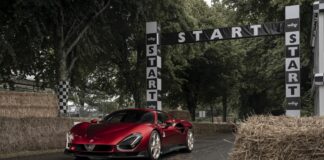 Alfa Romeo 33 Stradale debutta nel Regno Unito a Goodwood