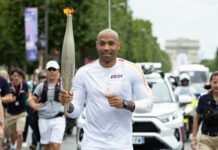Henry primo tedoforo della fiaccola a Parigi