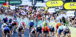 Philipsen vince in volata e fa tripletta al Tour