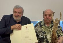 Emiliano consegna a Lino Banfi il premio “Radici di Puglia”