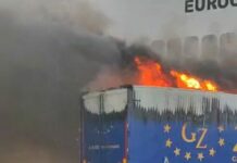 Incendio su rimorchio al porto di Catania, Vigili del fuoco sul posto