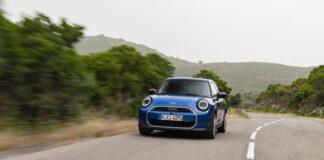 Nuova Mini Cooper S 5 porte, più spazio e divertimento di guida