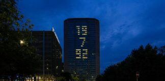 Milano, Pilazzo Pirelli illuminato per ricordare strage via D’Amelio